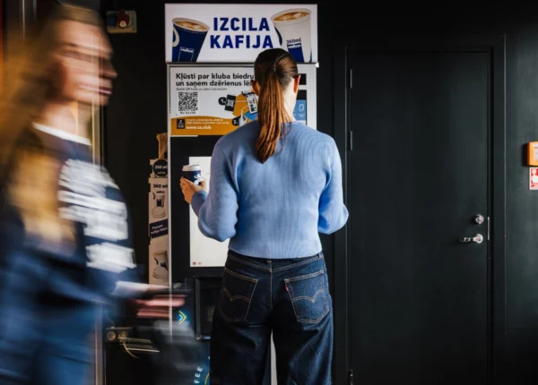 Coges Elysium smart screen for vending